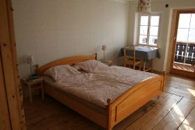 großes Schlafzimmer OG (Doppelbett).jpg